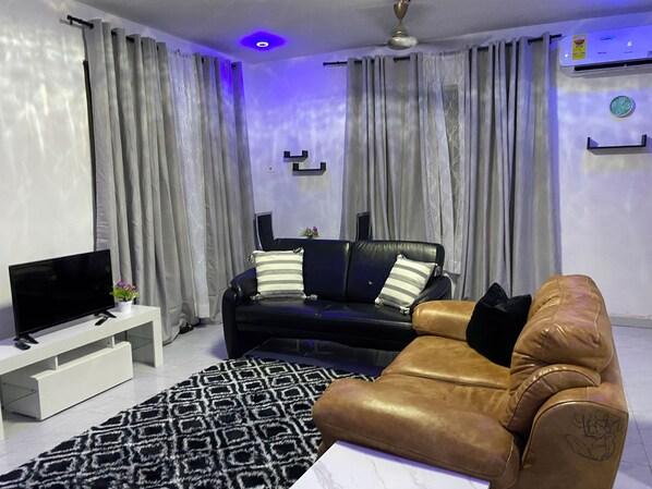 Living area - Modern Apartment in McCarthy Hill, Accra, Ghana - 2Bd, 2Bath (Mallam)
