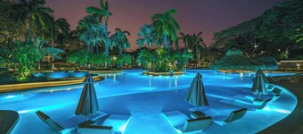 Matapalo 503, beautiful Oceanview Condo with Giant Pool