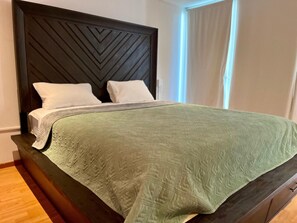 Deluxe-rum | Skrivbord, strykjärn/strykbräda, gratis wi-fi och sängkläder