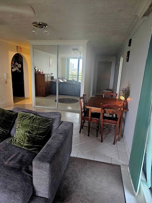 Apartment, 3 Bedrooms, Accessible, Smoking | Dining room
