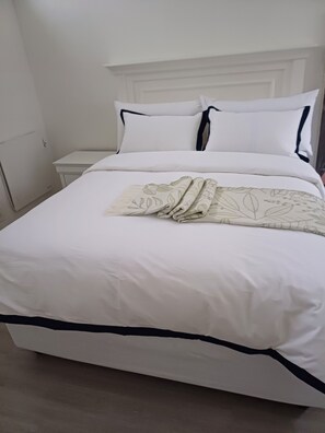 Apartment, 2 Bedrooms, Smoking, Balcony | 2 bedrooms