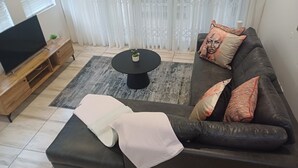 Apartment, 2 Schlafzimmer, Raucher, Balkon | Wohnbereich