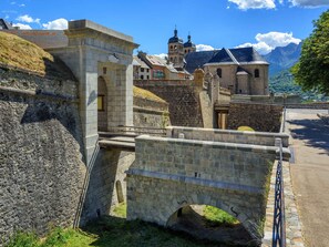 Point of interest - Stunning 6-person luxury duplex, breathtaking views, private parking (Montgenèvre)