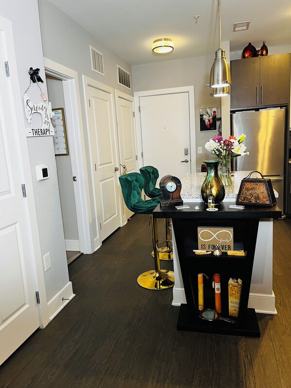 Interior - Charming 1-BR Apt/ 12 min to DCA, Old-Town, Capitol Hill/Long-Term Ready (Alexandria)
