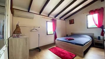 1 chambre, fer et planche à repasser, Wi-Fi gratuit, draps fournis