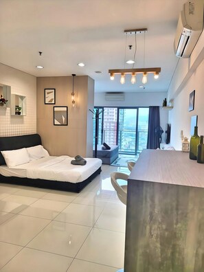 Family Studio Suite, Balcony | Iron/ironing board, free WiFi