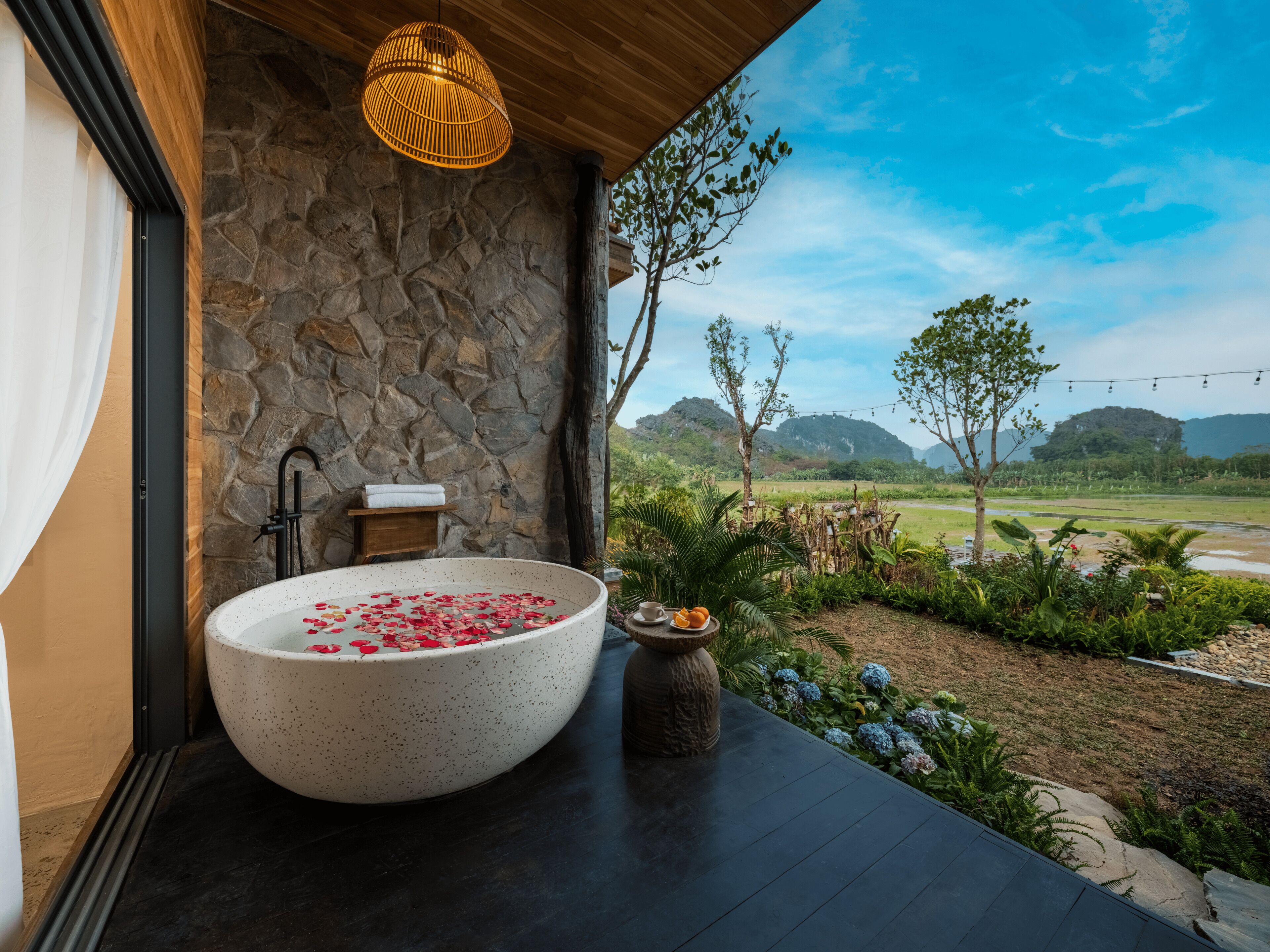 Luxury Double Room, Garden View | Bathroom