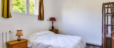 3 habitaciones, tabla de planchar con plancha y wifi gratis