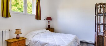 Facing the ocean, lovely spacious house for 6