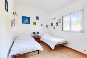 3 bedrooms, iron/ironing board, free WiFi - Facing the ocean, lovely spacious house for 6 (Préfailles)