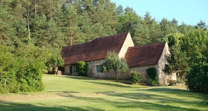 Maison avec un grand jardin en pleine nature