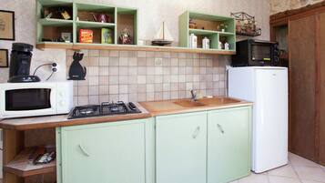 Réfrigérateur, micro-ondes, four, lave-vaisselle