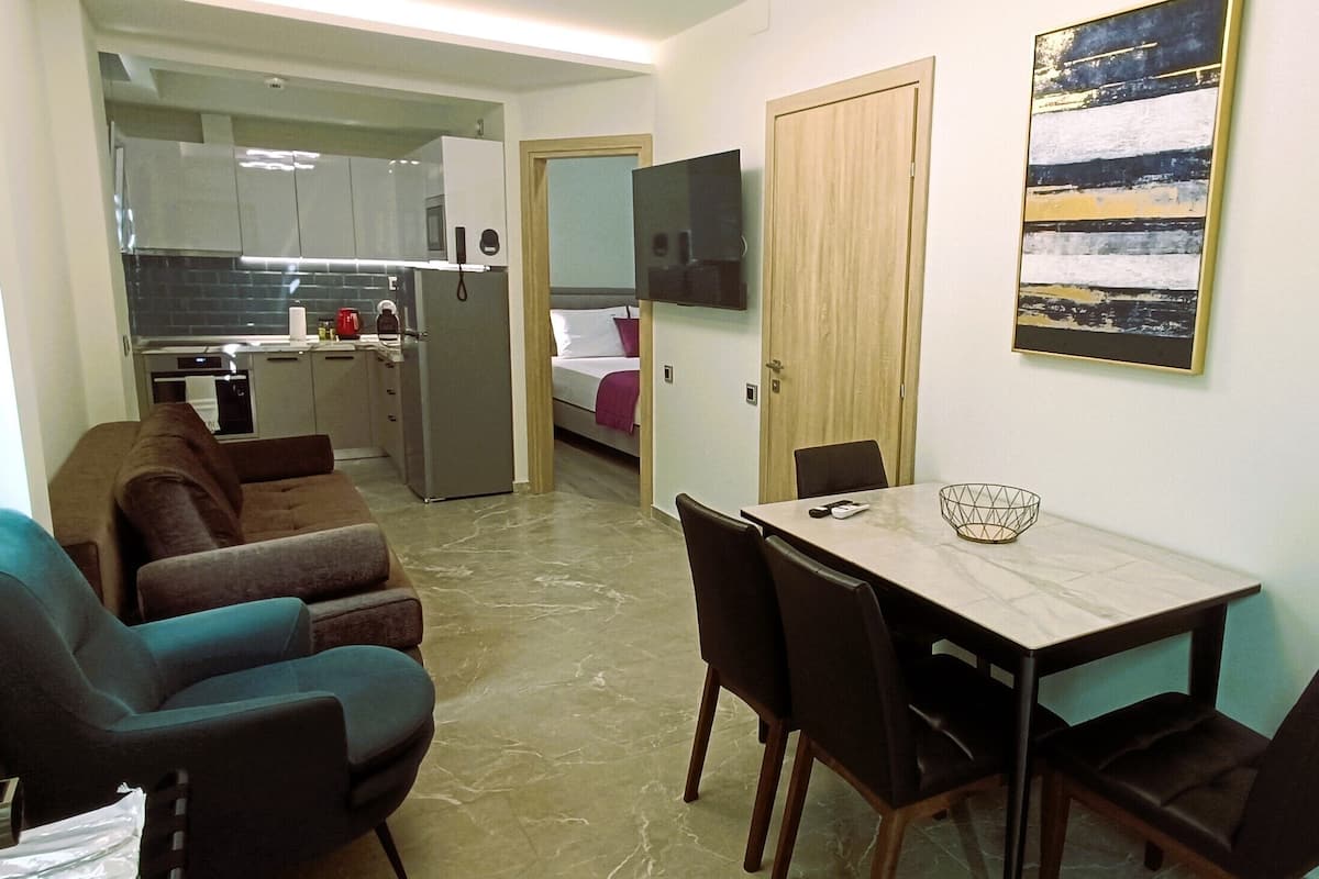 Apartment, Ground Floor | 1 bedroom, blackout drapes, soundproofing, iron/ironing board