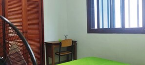 3 slaapkamers, een strijkplank/strijkijzer, wifi