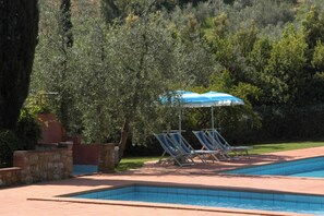 Piscina externa sazonal