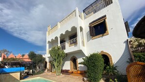 حمام سباحة