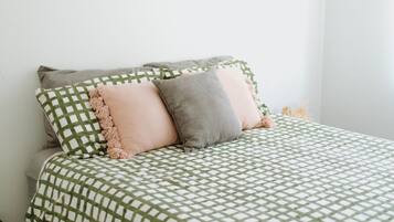 2 Schlafzimmer, Schreibtisch, Bügeleisen/Bügelbrett, kostenloses WLAN