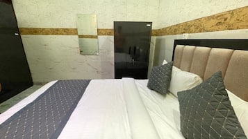 1 Schlafzimmer, Bügeleisen/Bügelbrett, Bettwäsche