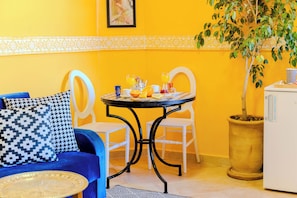 Dining - 6 minutes from Jemaa el-Fna! Charming studio in Gueliz, everything within easy reach. (Marrakech)