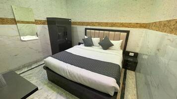 1 Schlafzimmer, Bügeleisen/Bügelbrett, Bettwäsche