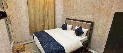 1 Schlafzimmer, Bügeleisen/Bügelbrett, Bettwäsche