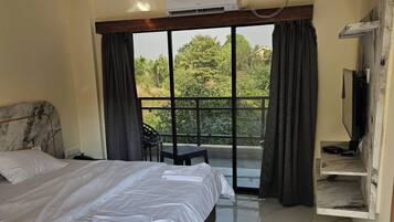Kamar Deluks, balkon