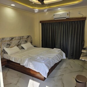 Room - Shrikar Resort (Nagaon)