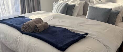 3 habitaciones, tabla de planchar con plancha, cuna de viaje y wifi