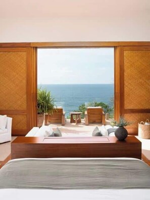 6 chambres, bureau, fer et planche à repasser, lit parapluie