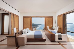 6 bedrooms, in-room safe, desk, iron/ironing board - El Adivino: Ultra-Luxury Villa + Chef, Butler & Pool (Imanta)