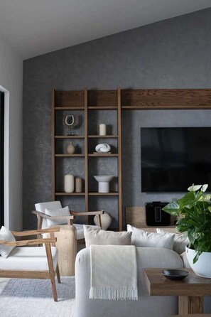 Smart-TV, Kamin, Arbeitsbereiche