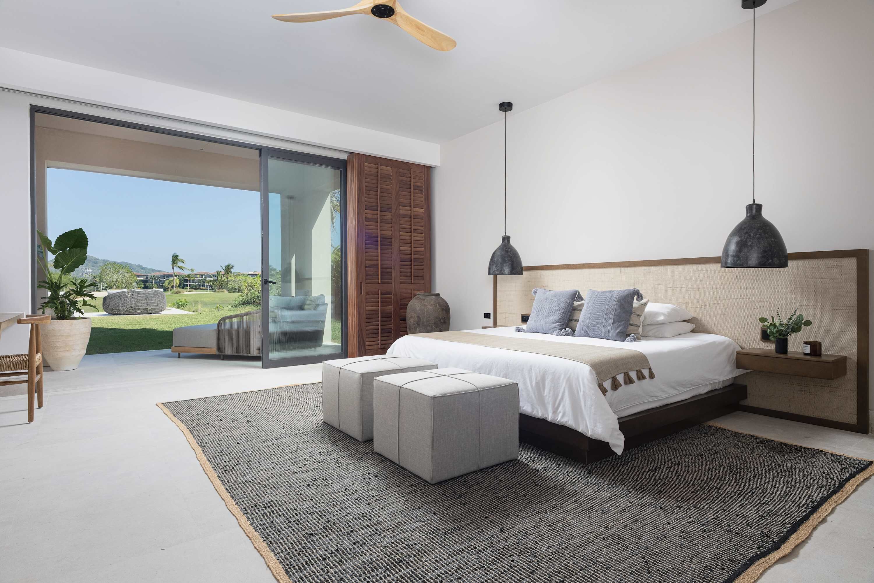 4 Schlafzimmer, Zimmersafe, Schreibtisch, Bügeleisen/Bügelbrett