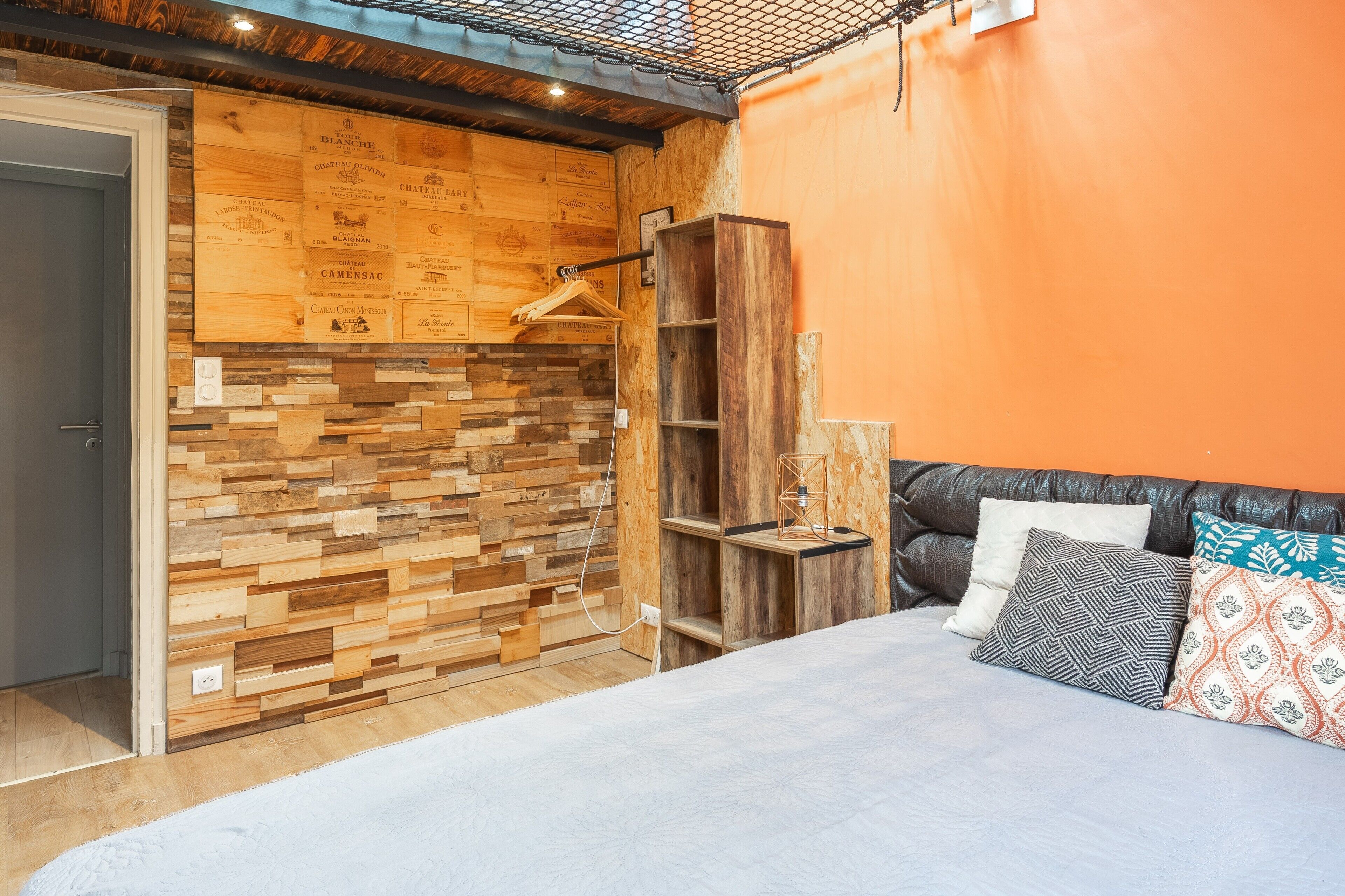 2 多间卧室、熨斗/熨衣板、免费 WiFi、床单