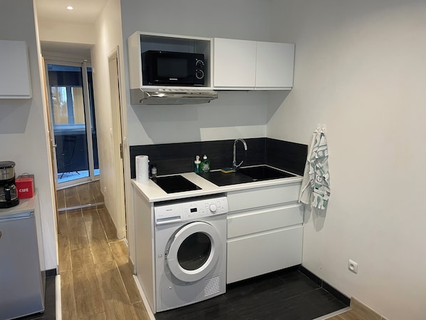 Micro-ondes, plaque de cuisson