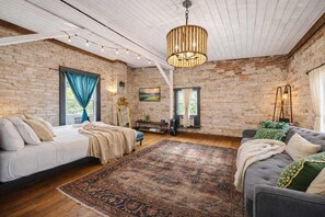 1 habitación, tabla de planchar con plancha, wifi y ropa de cama
