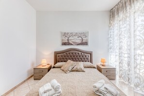 2 bedrooms, iron/ironing board, free WiFi, bed sheets