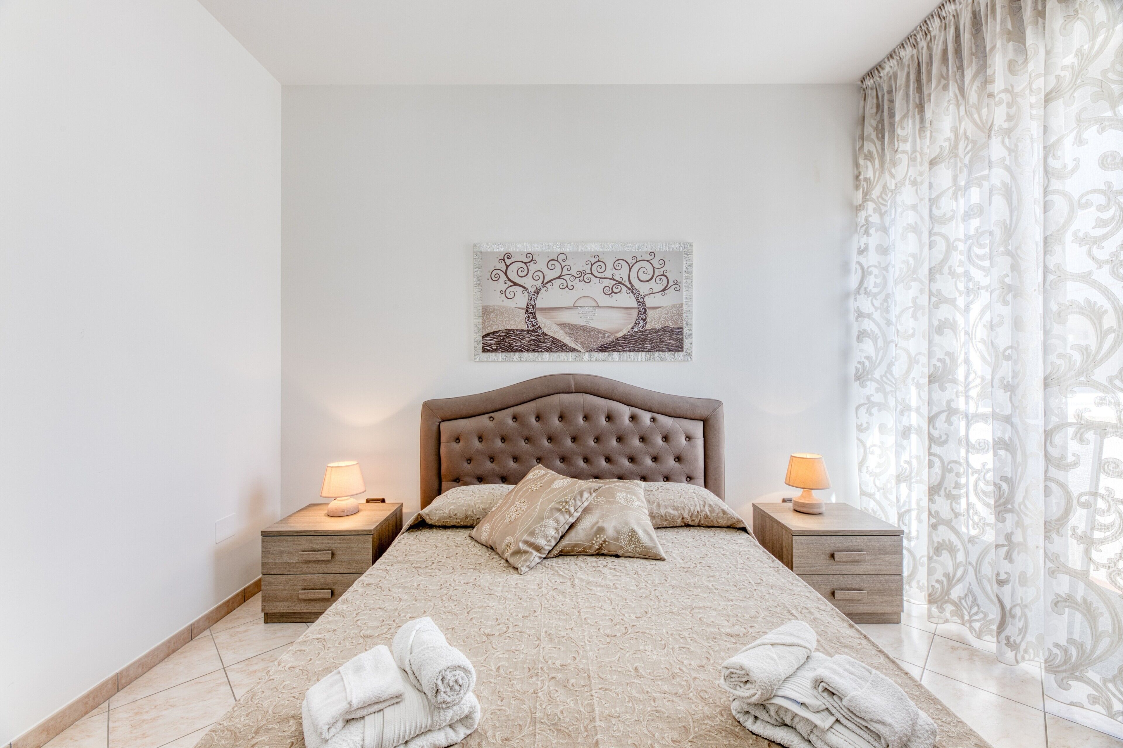 2 chambres, fer et planche à repasser, draps fournis