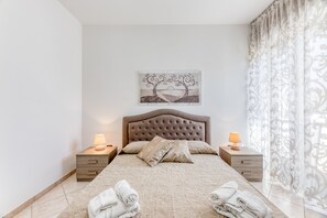 2 bedrooms, iron/ironing board, free WiFi, bed sheets