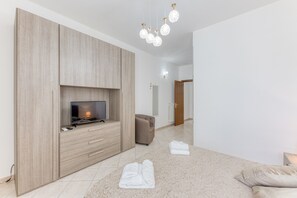 2 chambres, fer et planche à repasser, draps fournis