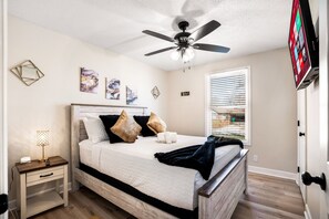 3 bedrooms, iron/ironing board, free WiFi, bed sheets