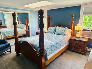 5 bedrooms, desk, iron/ironing board, free WiFi