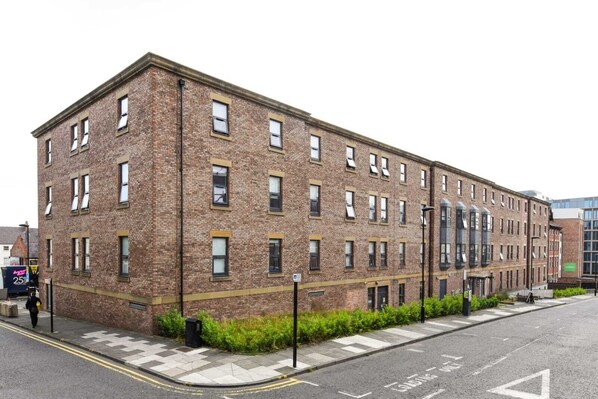 Front of property - St James' House (Newcastle-upon-Tyne)