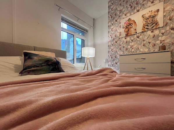 Maison | 3 chambres, accès au Wi-Fi (inclus), literie fournie