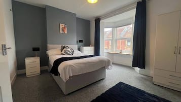 House | 3 bedrooms, free WiFi, bed sheets