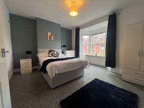 Casa | 3 habitaciones, wifi gratis y ropa de cama 