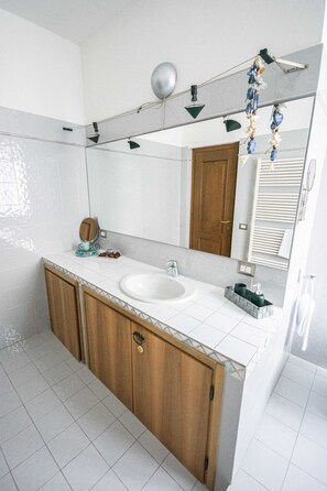 Apartment, 2 Bedrooms, Smoking, Terrace | Bathroom - Emi's House Lake Como (Lezzeno)