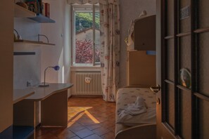 Appartement, 2 chambres, fumeurs, terrasse | Salle de séjour | Livres