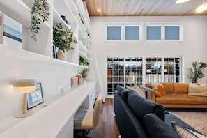 TV - Sleeps 10, 3bed/3bath + outdoor space + subway (Toronto)
