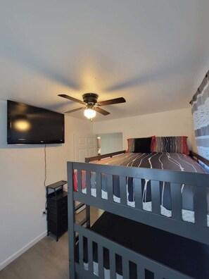 3 bedrooms, iron/ironing board