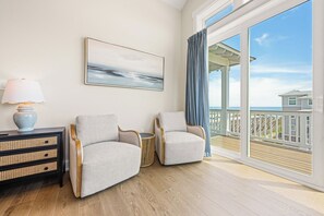 Tv, eldstad, tv-spel och dvd-spelare